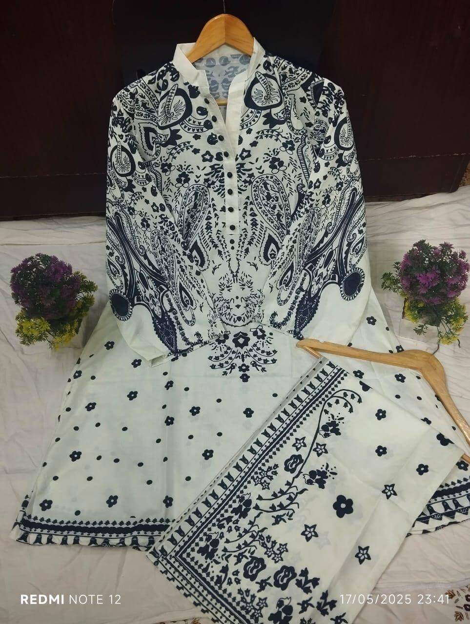 3 Pcs Women's Stitched Lawn Printed Suit haseen.store 1
 