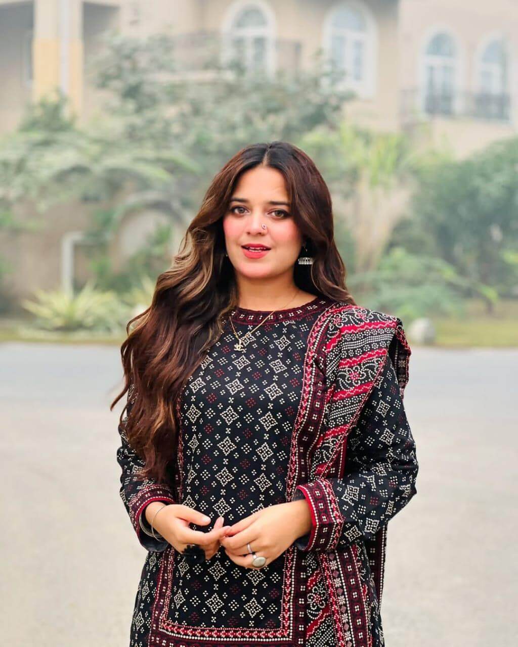 Stylish Women's Printed Suit in Black - 3 Pcs Set with Digital Poly Lawn Fabric 2 haseen.store
